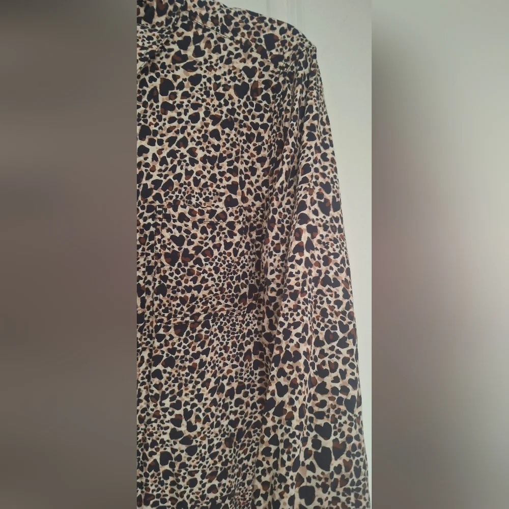 Beach Lunch Lounge Women's Animal Print Blouse S Button Up Long Sleeves Boho - Picture 6 of 9